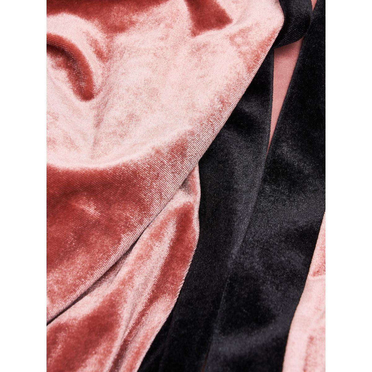 روب بتفاصيل مخمل مع رباط-women-clothing-nightwear-robes-image-5