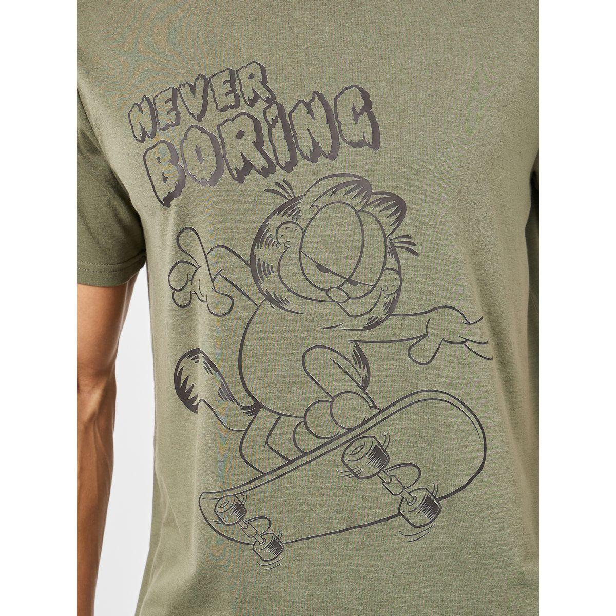 Styli Unwind Garfield Graphic Print T-Shirt & Printed Shorts Set-men-clothing-nightwear-sets-image-3