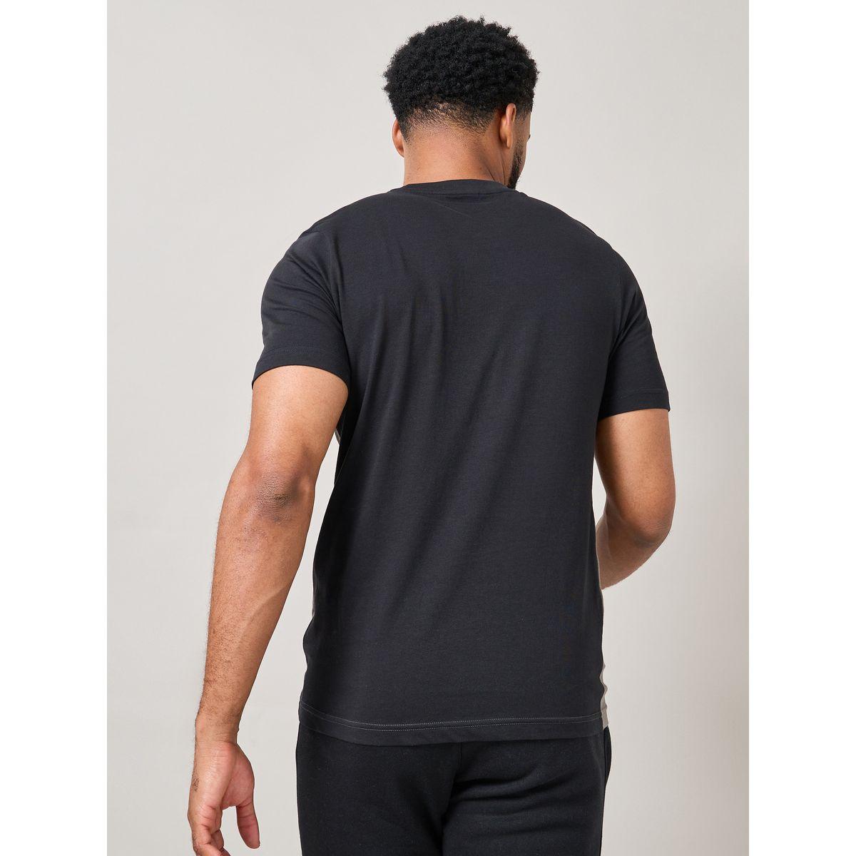 Umbro Colorblock Regular Fit T-Shirt-men-clothing-tshirtsandpolos-tshirts-image-4
