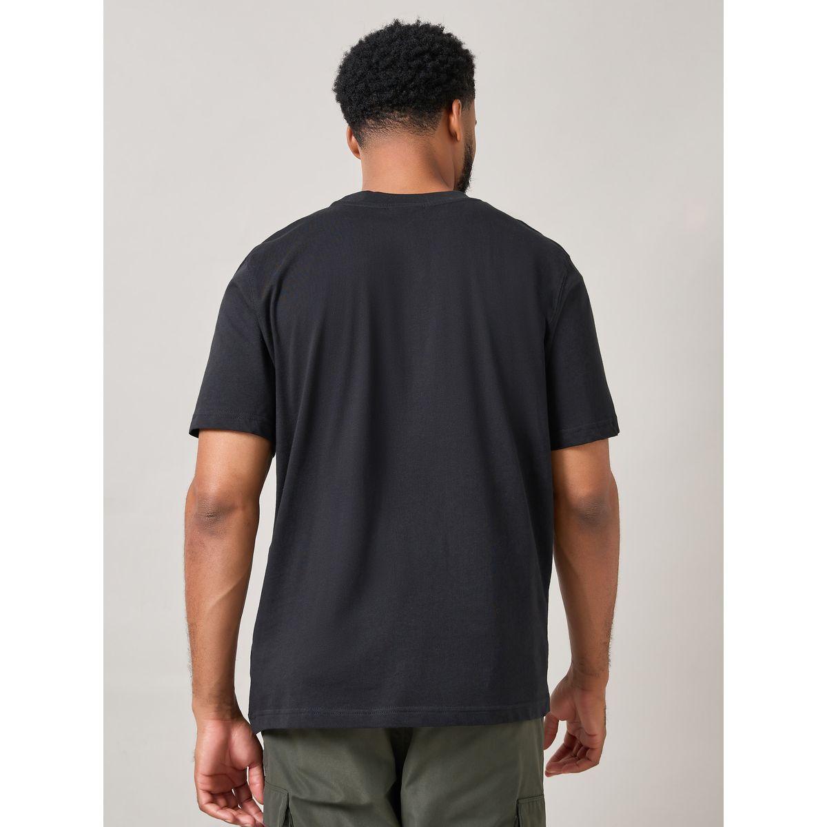 Umbro Varsity Graphic Crew Neck T-Shirt-men-clothing-tshirtsandpolos-tshirts-image-4
