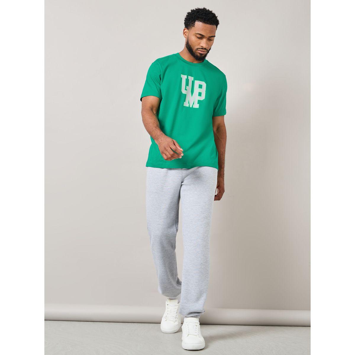 Umbro Front Graphic Crew Neck T-Shirt-men-clothing-tshirtsandpolos-tshirts-image-1