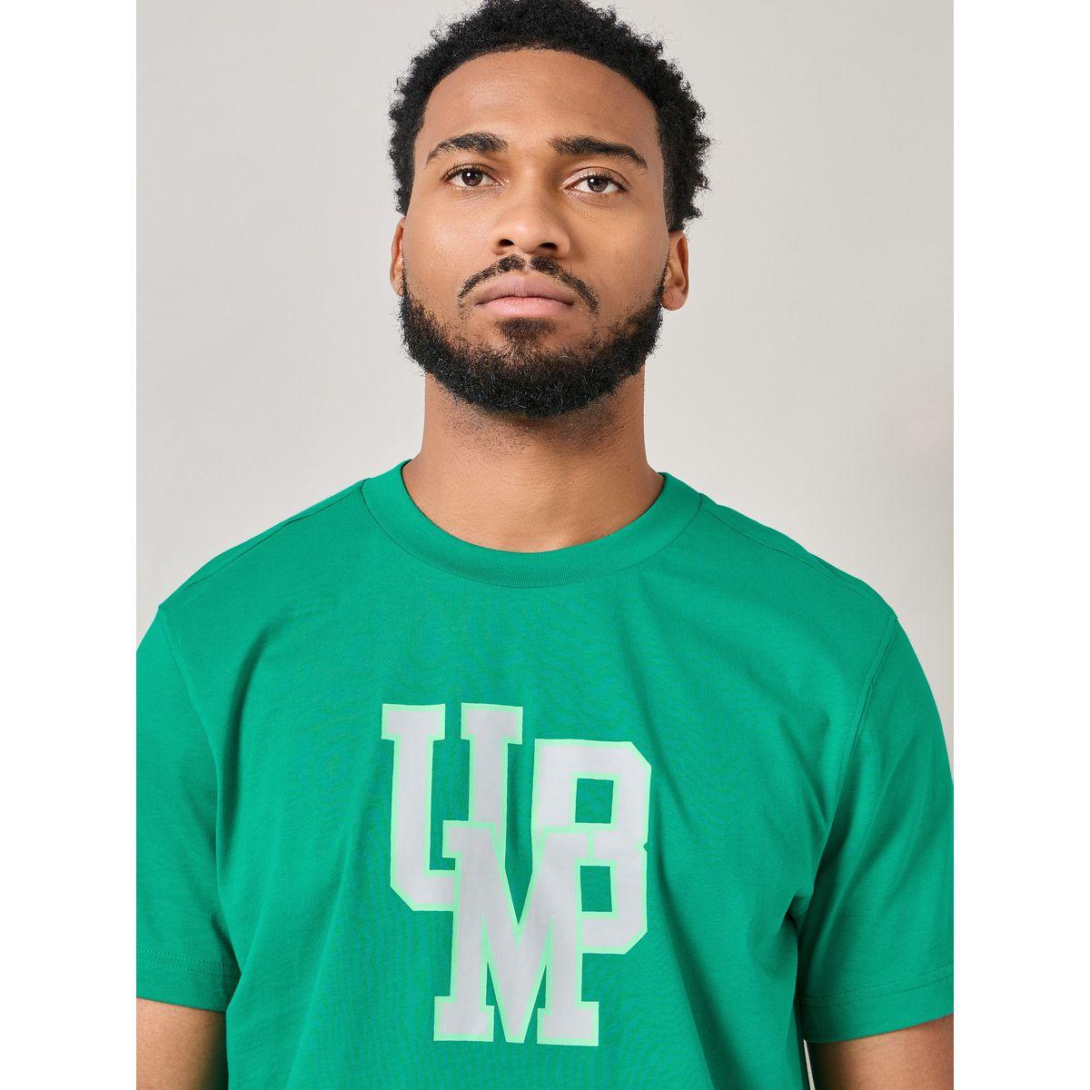 Umbro Front Graphic Crew Neck T-Shirt-men-clothing-tshirtsandpolos-tshirts-image-3