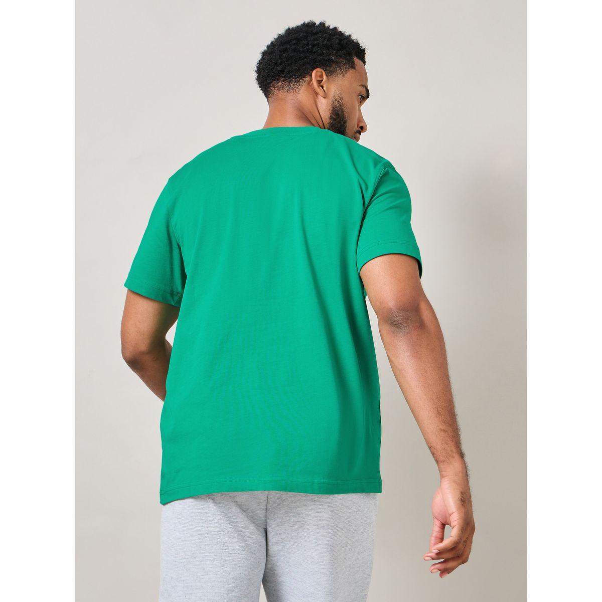 Umbro Front Graphic Crew Neck T-Shirt-men-clothing-tshirtsandpolos-tshirts-image-4