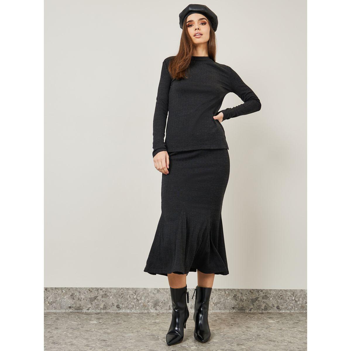 Styli Solid Knit Top & Mermaid Hem Skirt Co-Ords-women-clothing-coordsets-image-1