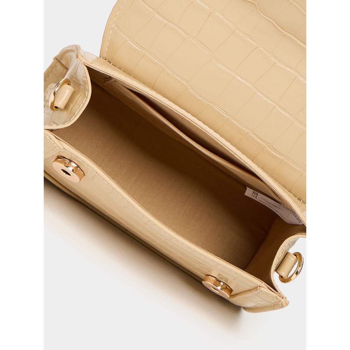 شنطة يد بتفاصيل بارزة الملمس-women-bagsandwallets-handbags-image-3