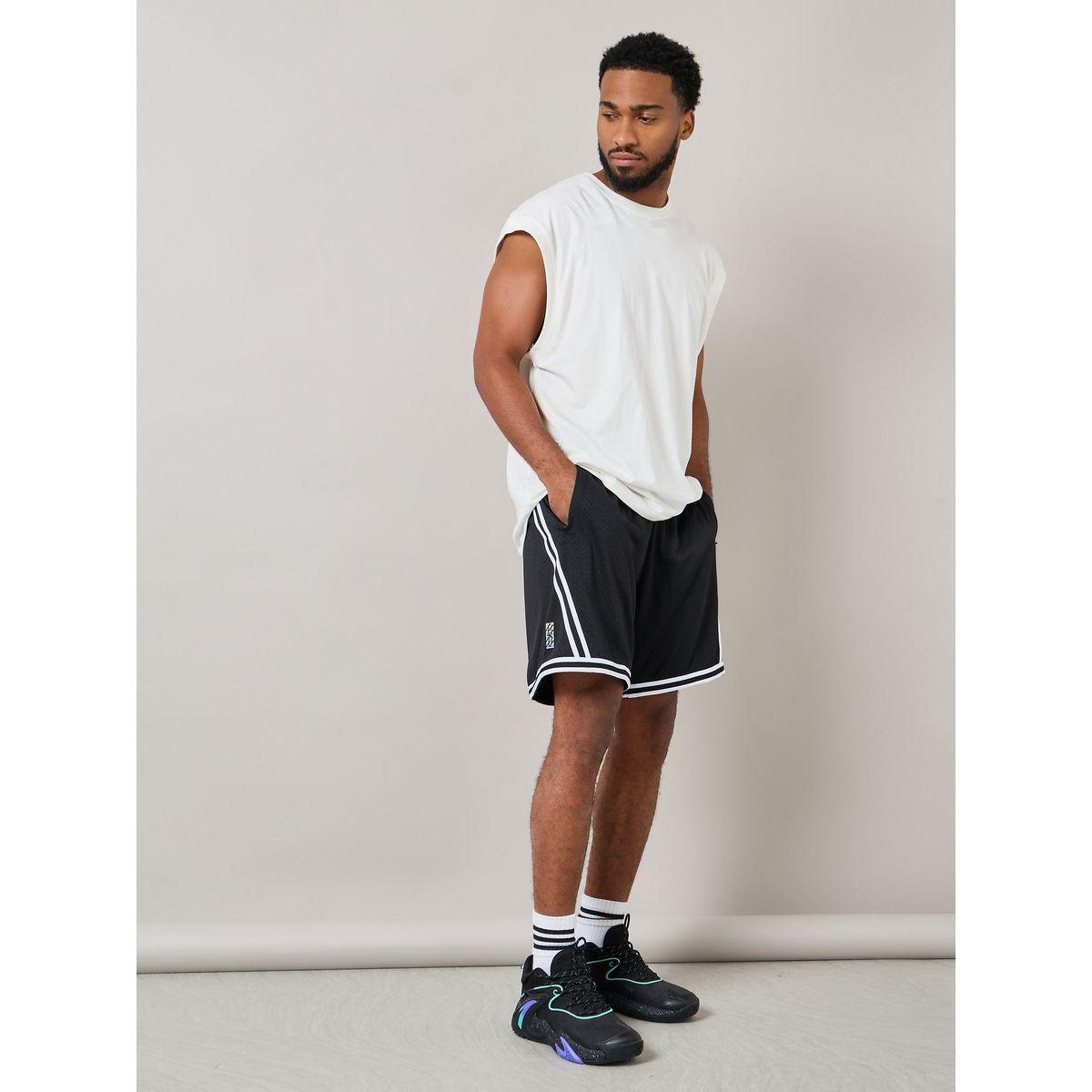 شورت محبوك بتداخلات جانبية-men-clothing-bottoms-shorts-image-2