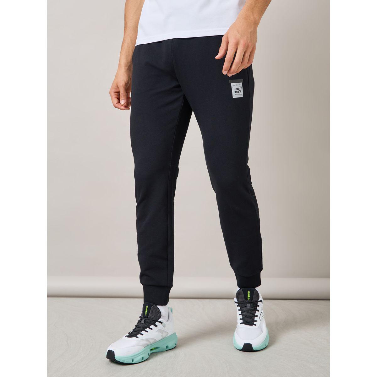 جوغر محبوك مطبع بشعار-men-clothing-bottoms-joggers-image-4