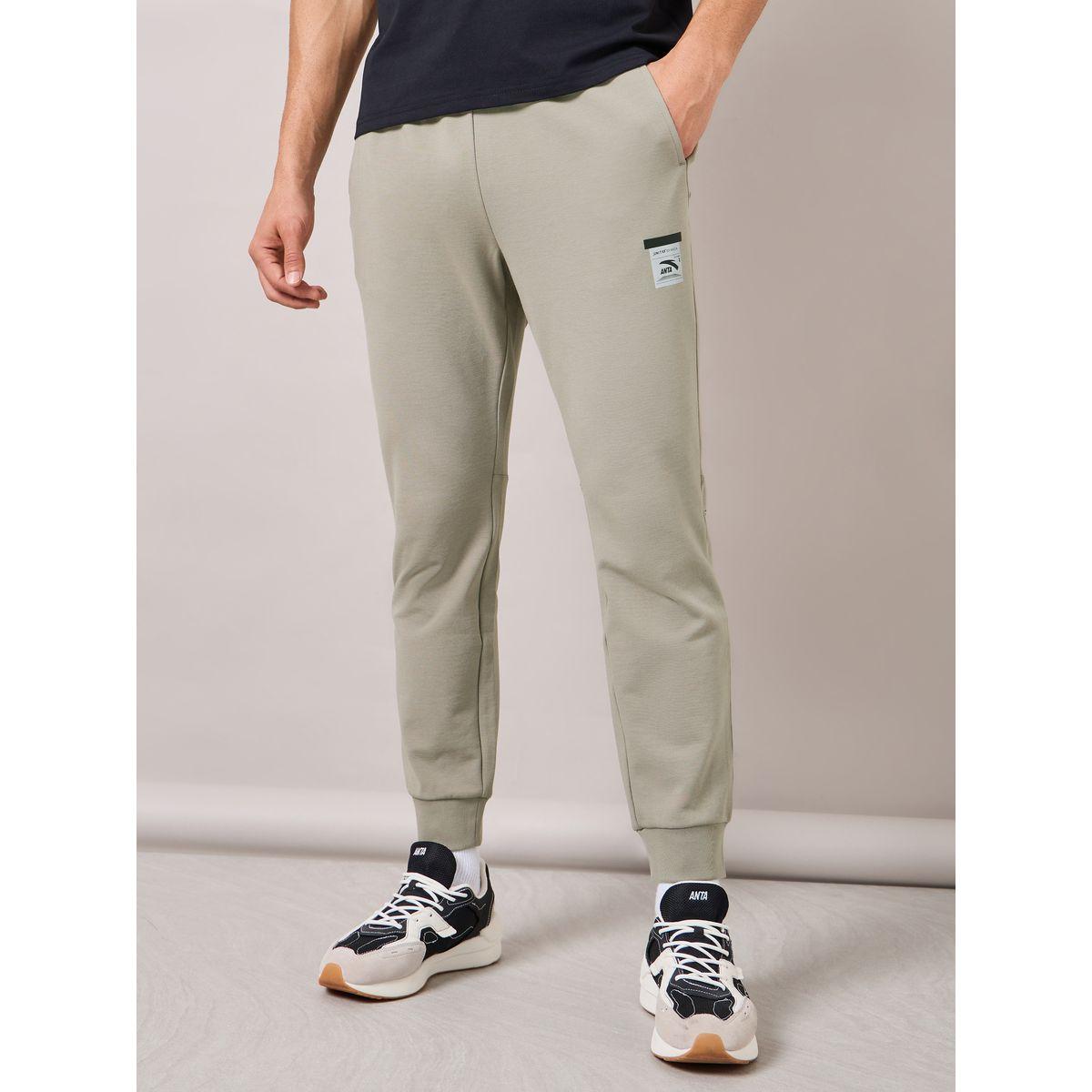 جوغر محبوك مطبع بشعار-men-clothing-bottoms-joggers-image-1