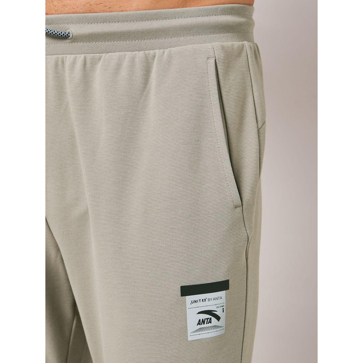 جوغر محبوك مطبع بشعار-men-clothing-bottoms-joggers-image-3