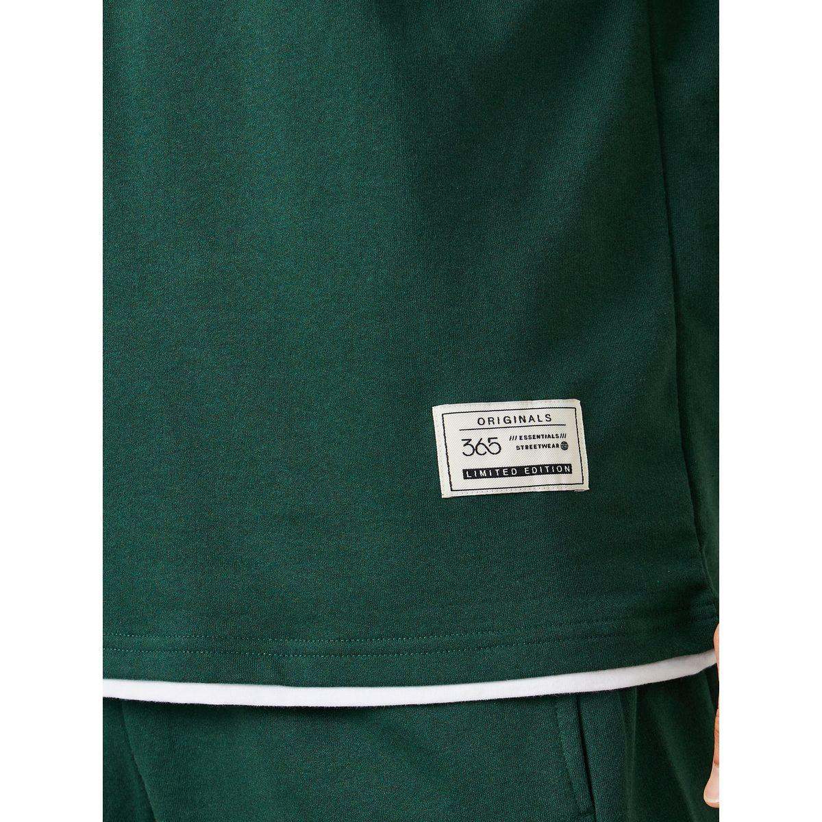 طقم منسق من ( شورت + تيشيرت )-men-clothing-coordsets-image-4