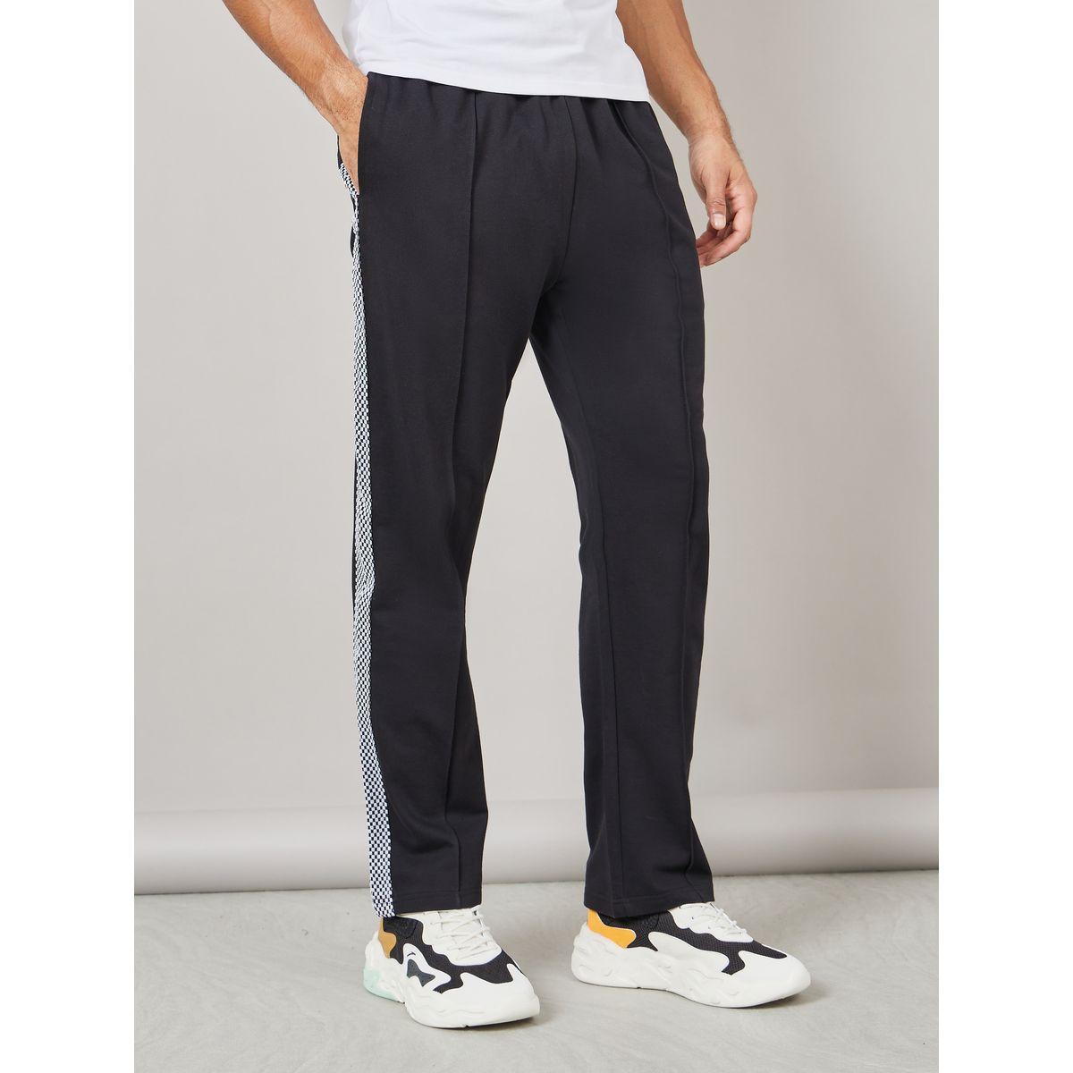 جوغر بقصة مستقيمة وتفاصيل محزوزة-men-clothing-bottoms-joggers-image-1