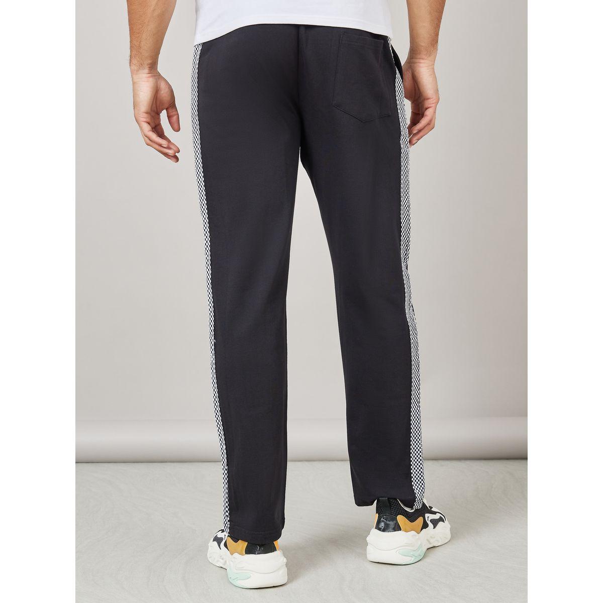 جوغر بقصة مستقيمة وتفاصيل محزوزة-men-clothing-bottoms-joggers-image-5