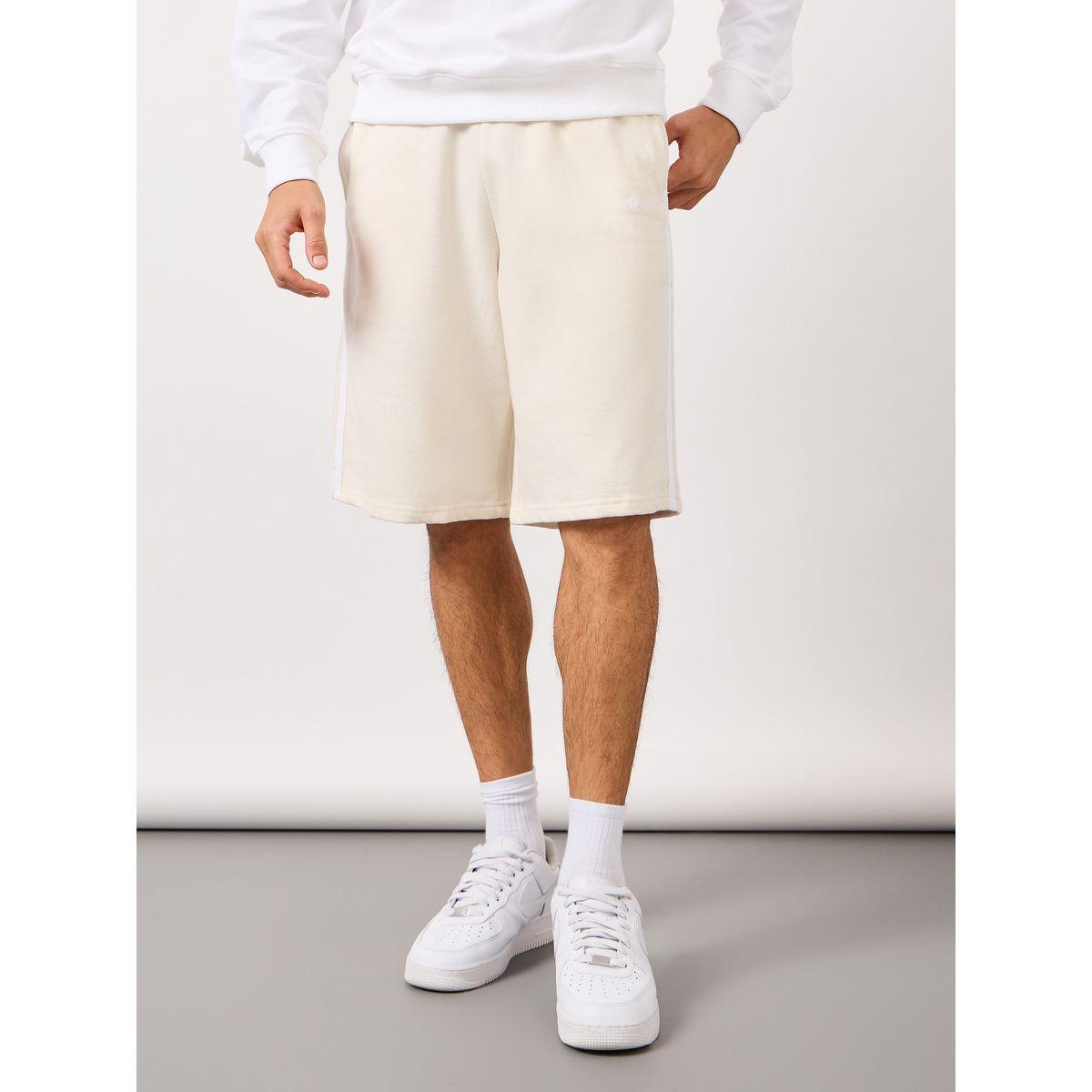 Styli Side Tape Mock Snap Button Oversized Fleece Shorts-men-clothing-bottoms-shorts-image-1