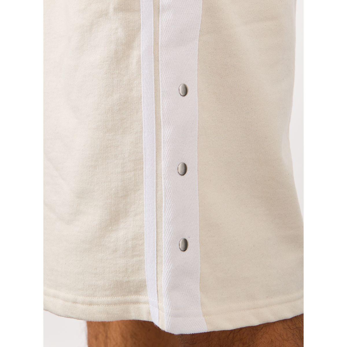 Styli Side Tape Mock Snap Button Oversized Fleece Shorts-men-clothing-bottoms-shorts-image-3