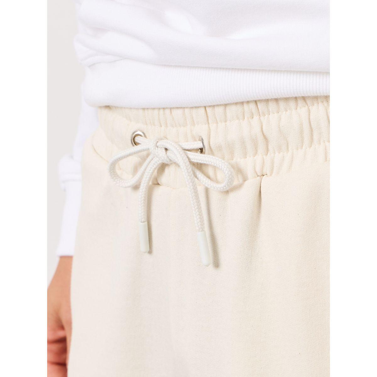Styli Side Tape Mock Snap Button Oversized Fleece Shorts-men-clothing-bottoms-shorts-image-4