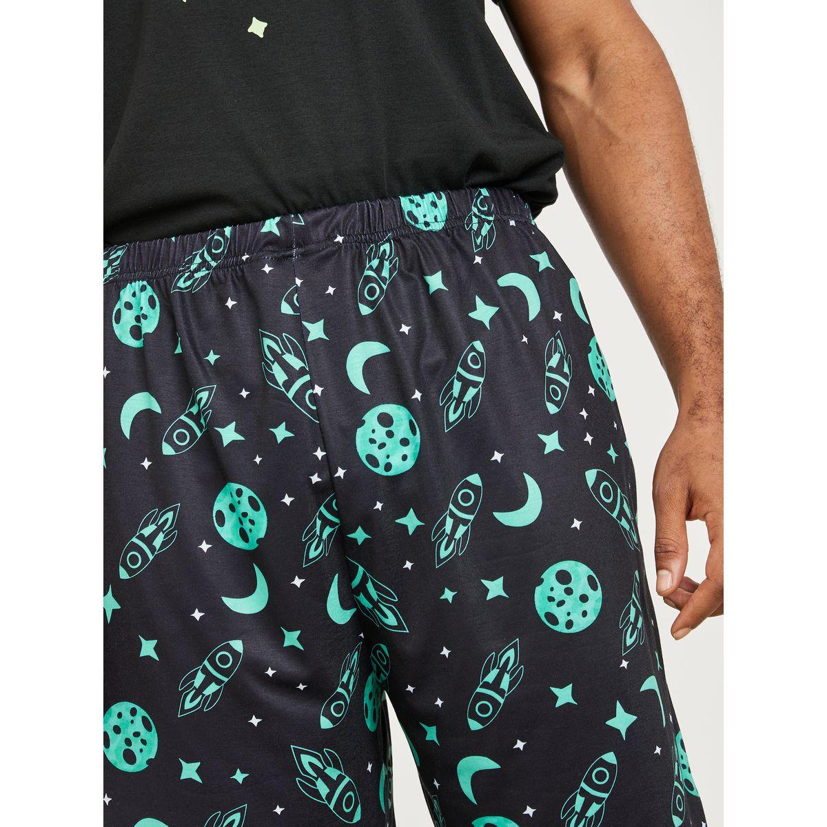 Styli Unwind Planet Graphic Print T-Shirt & AOP Shorts Set-men-clothing-nightwear-sets-image-5
