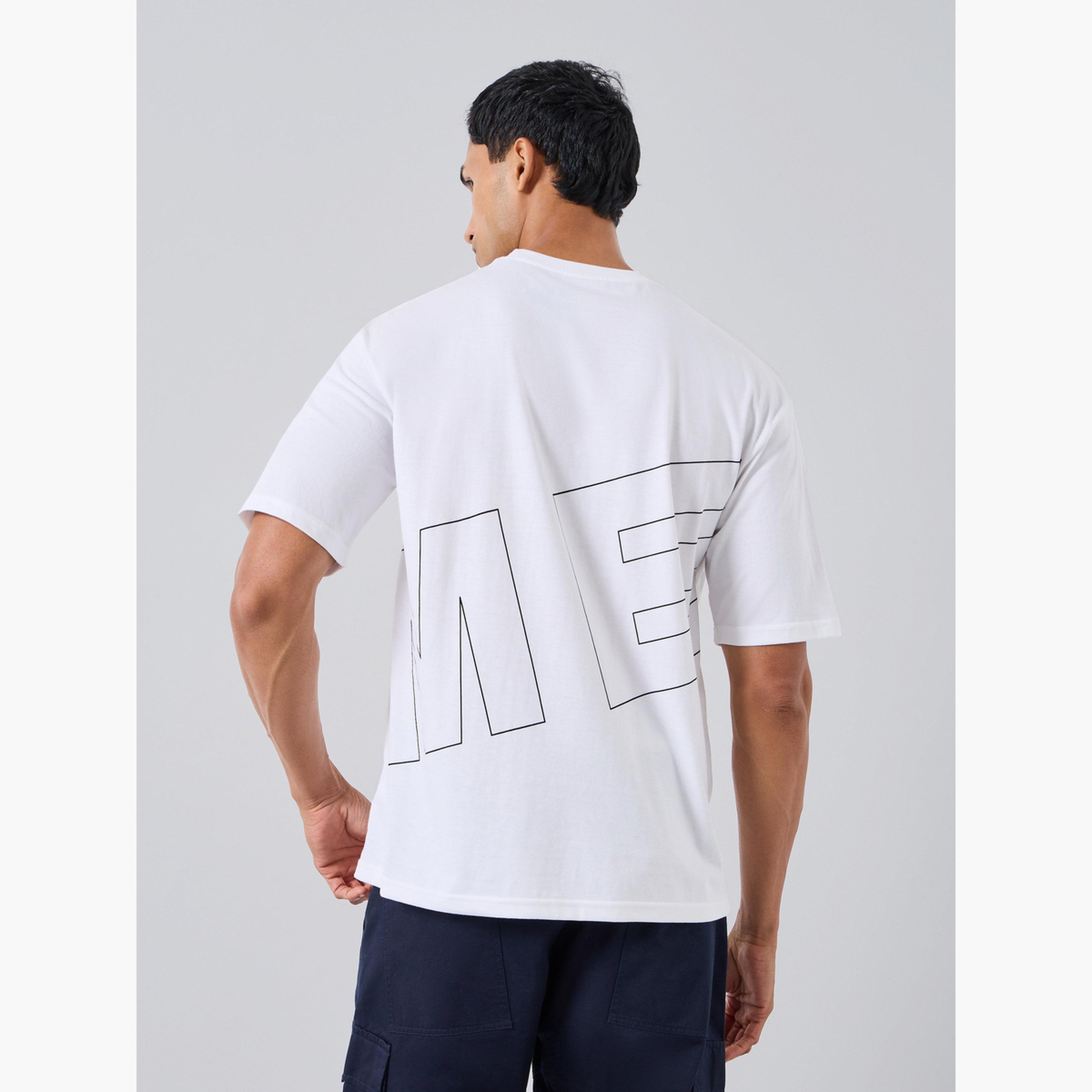 تيشيرت بطبعة جرافيك وبقصة واسعة-men-clothing-tshirtsandpolos-tshirts-image-4
