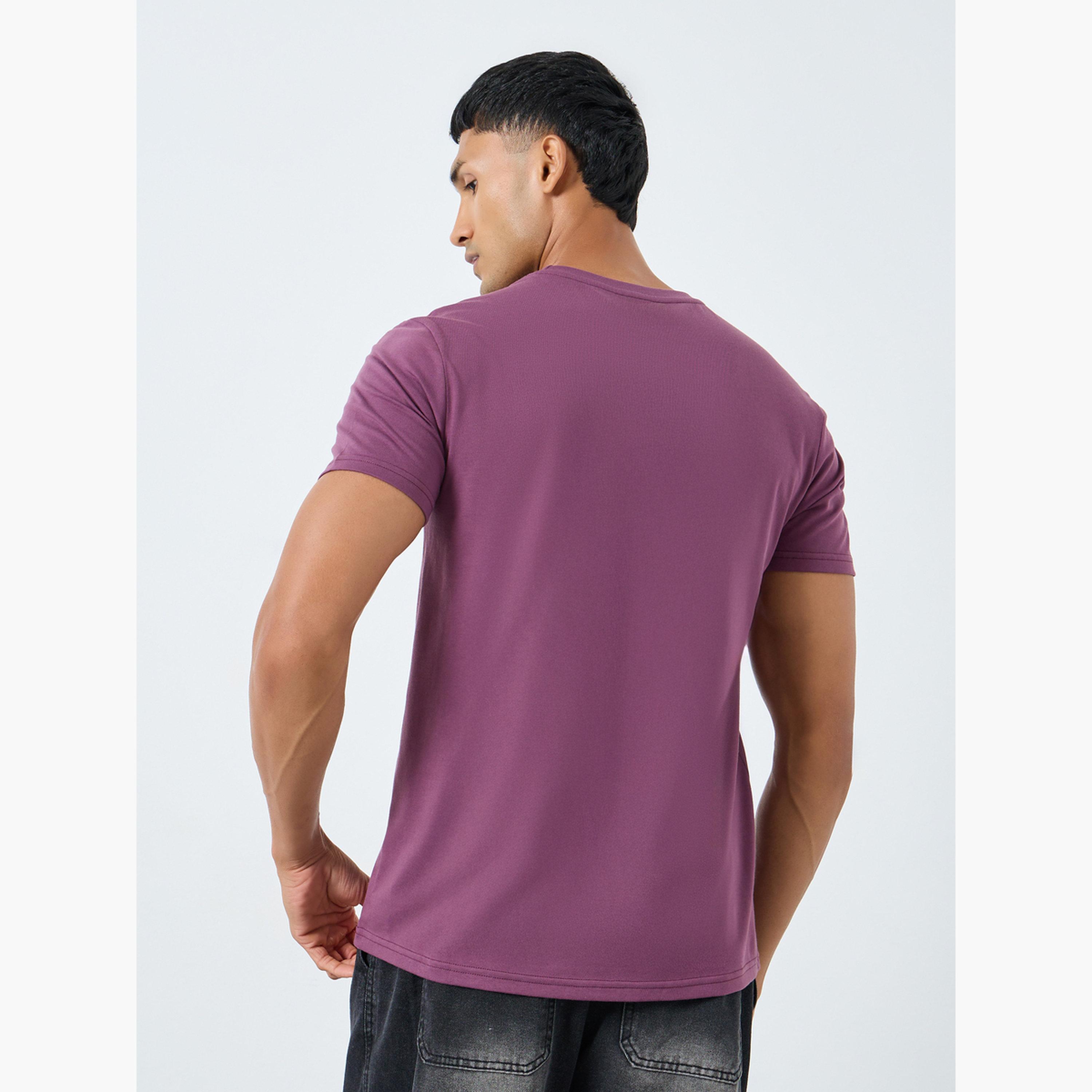 Styli Men Solid Regular Fit Cotton Rich T-Shirt-men-clothing-tshirtsandpolos-tshirts-image-4