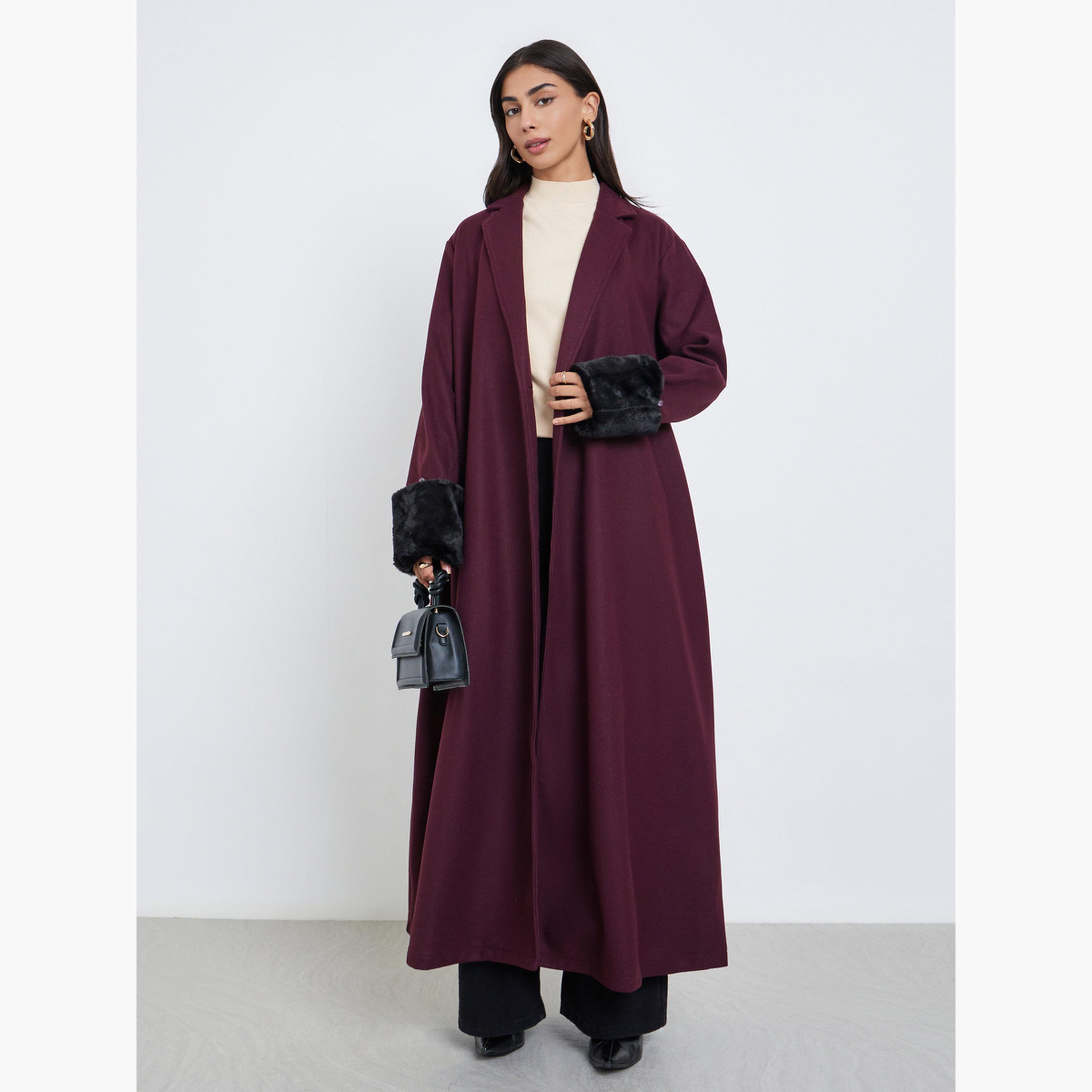 أميرة x ستايلي عباية بياقة وتفاصيل فرو صناعي على الأكمام-women-arabicclothing-abayas-image-1