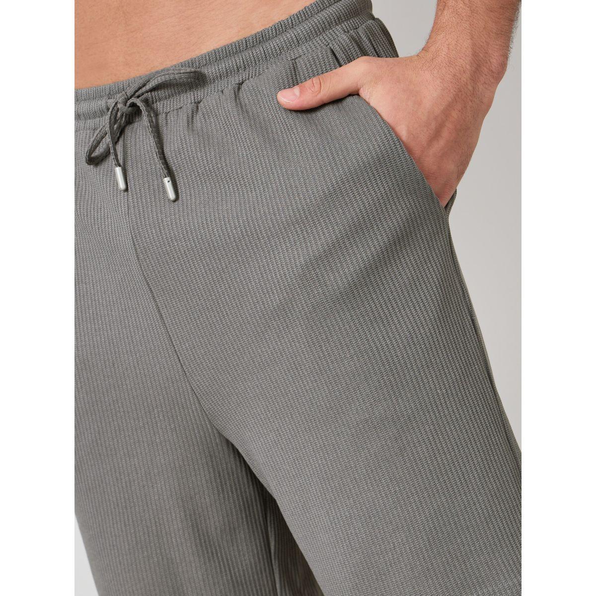 شورت محبوك بنمط وافل-men-clothing-bottoms-shorts-image-3