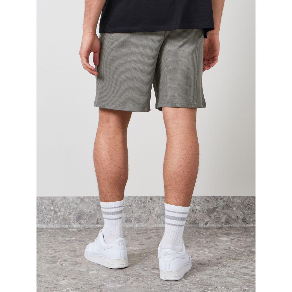 شورت محبوك بنمط وافل-men-clothing-bottoms-shorts-image-4