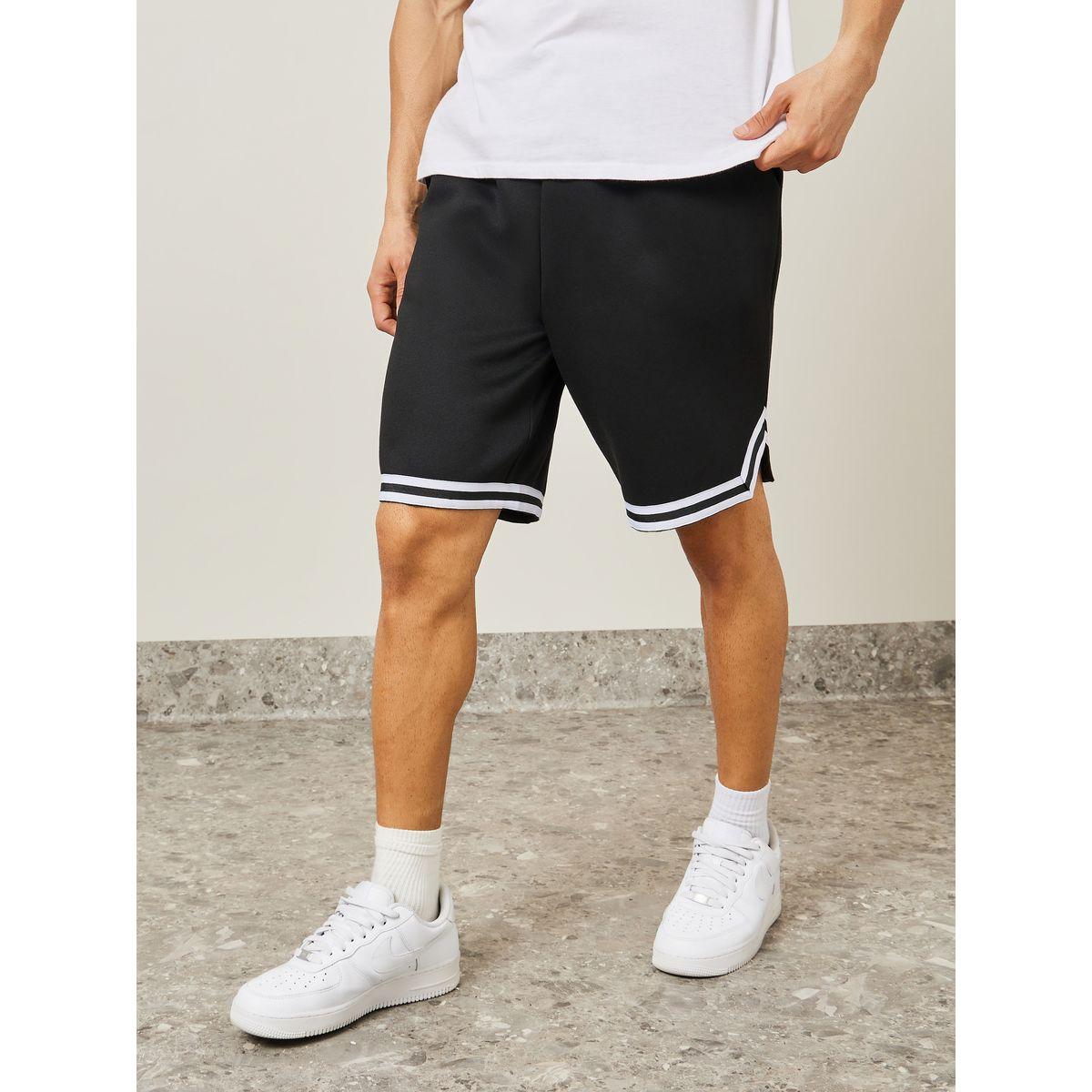 شورت واسع بحواف مخططة-men-clothing-bottoms-shorts-image-2