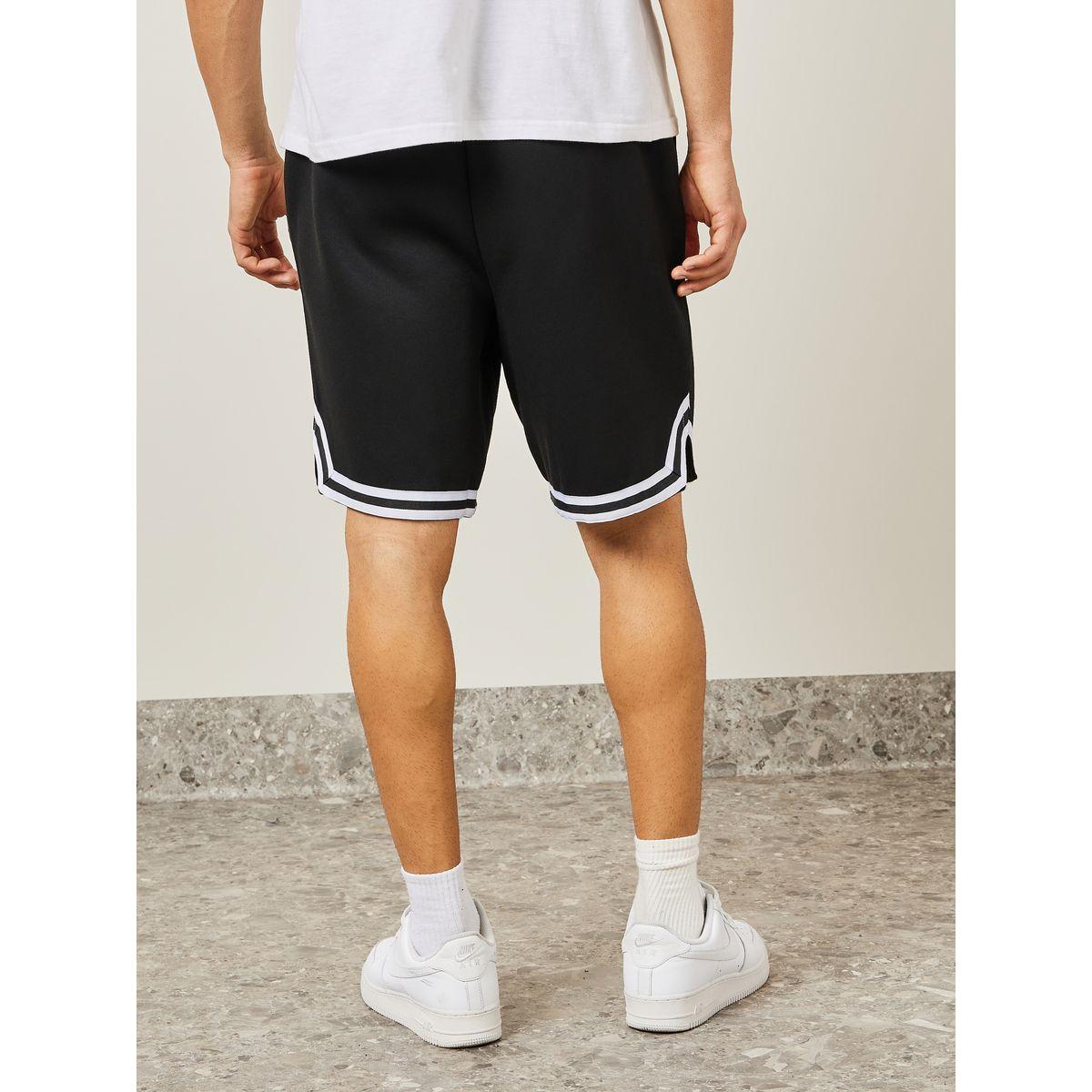 شورت واسع بحواف مخططة-men-clothing-bottoms-shorts-image-4