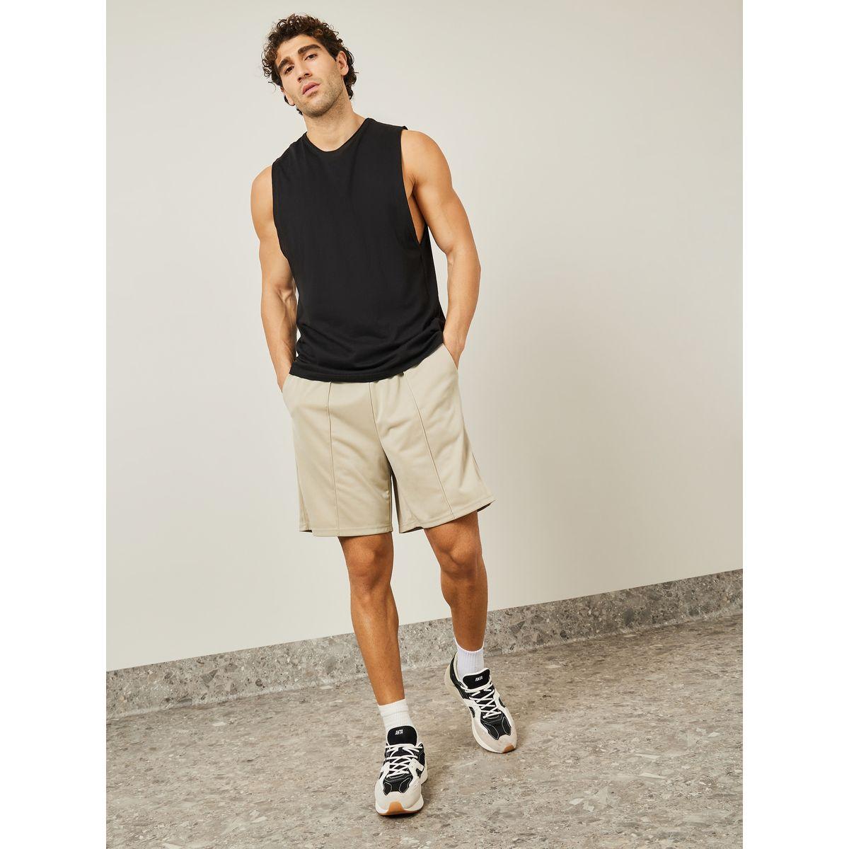 شورت محبوك بقصة مريحة-men-clothing-bottoms-shorts-image-1