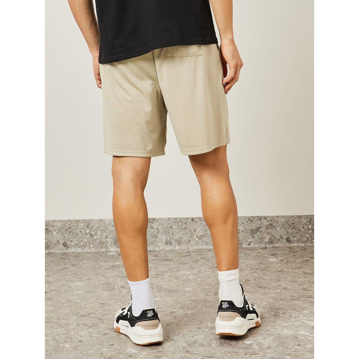 شورت محبوك بقصة مريحة-men-clothing-bottoms-shorts-image-4