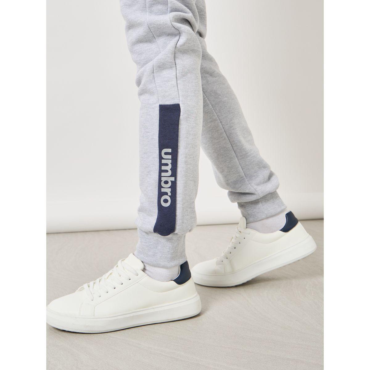 Umbro Logo Print Knit Jogger with Pockets-men-clothing-bottoms-joggers-image-3