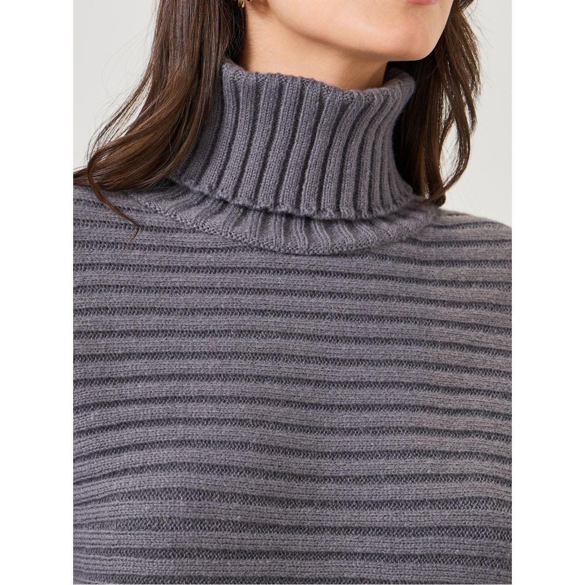 سويتر مضلع بقصة عادية-women-clothing-cardigansandjumpers-jumpers-image-3