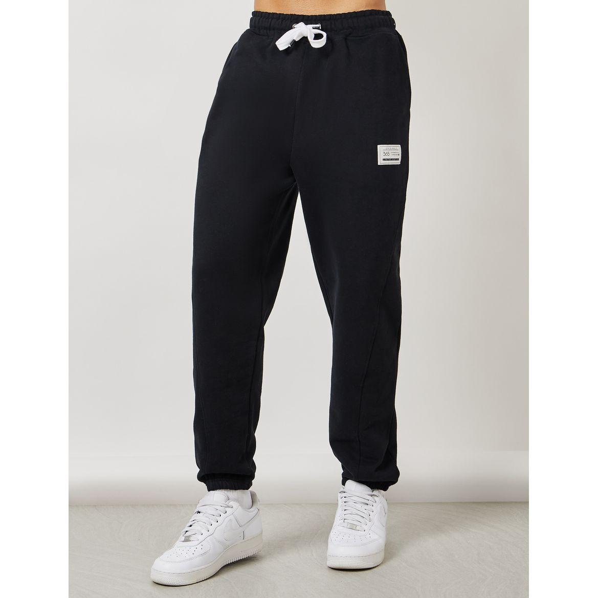 جوغر مزين بشارة وأربطة غلق-men-clothing-bottoms-joggers-image-1