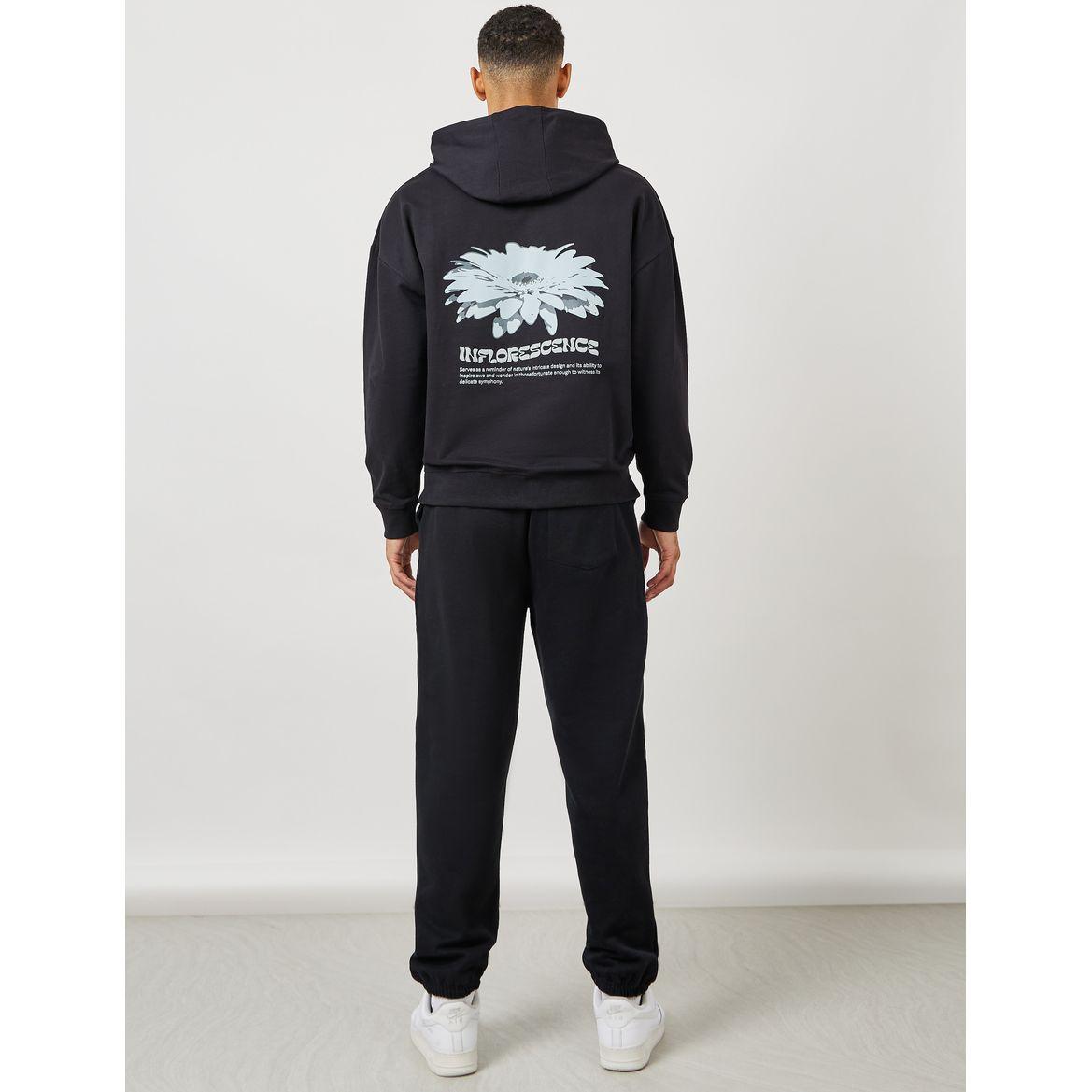 جوغر مزين بشارة وأربطة غلق-men-clothing-bottoms-joggers-image-4