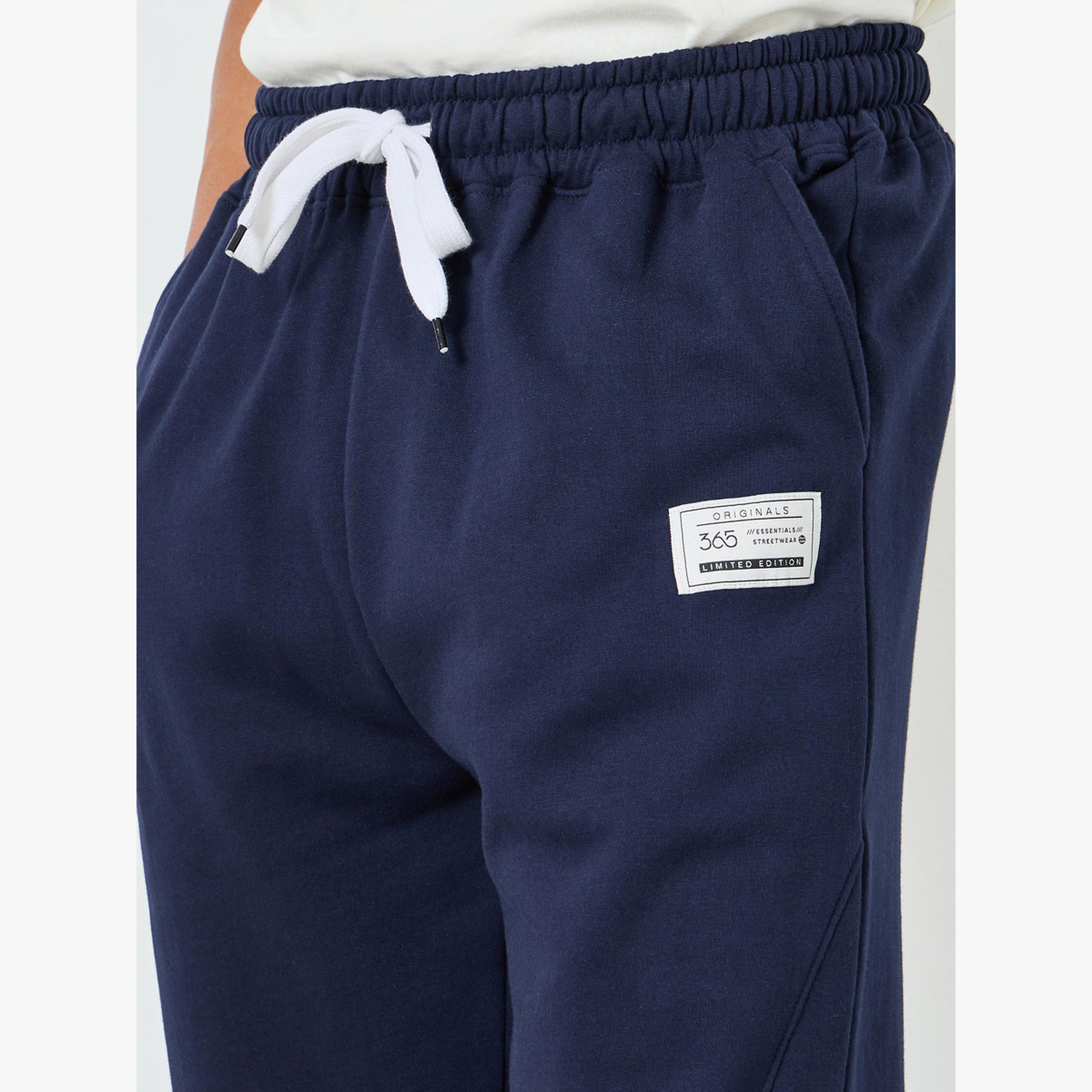 جوغر صوف سميك بتفاصيل شارة-men-clothing-bottoms-joggers-image-4