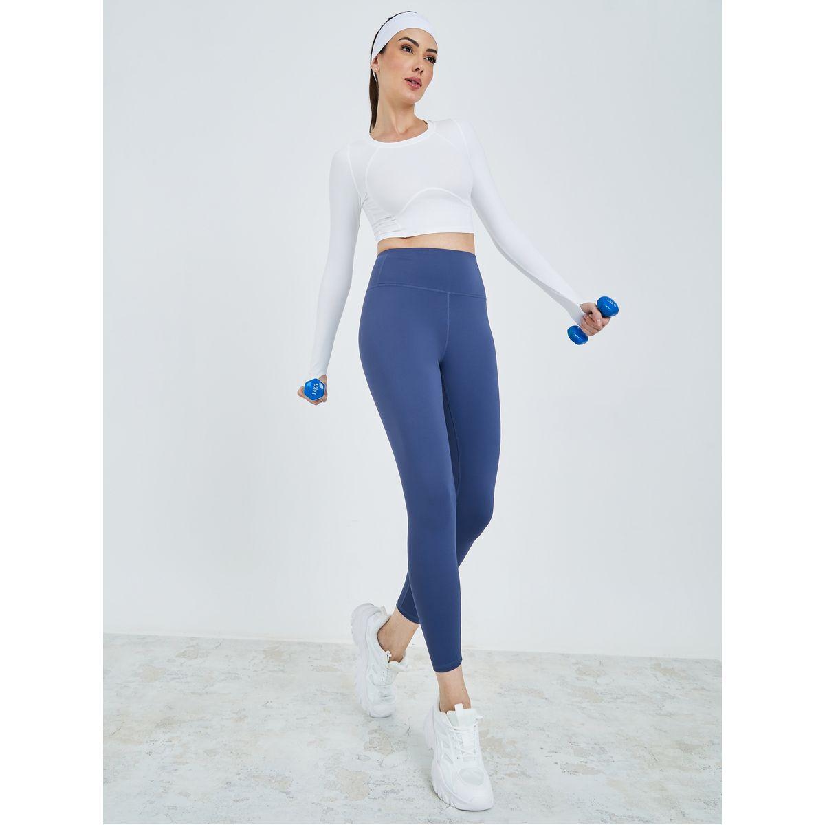 بلوزة قصيرة بتفاصيل درزات-women-clothing-sportswearandactivewear-tshirtsandvests-image-2