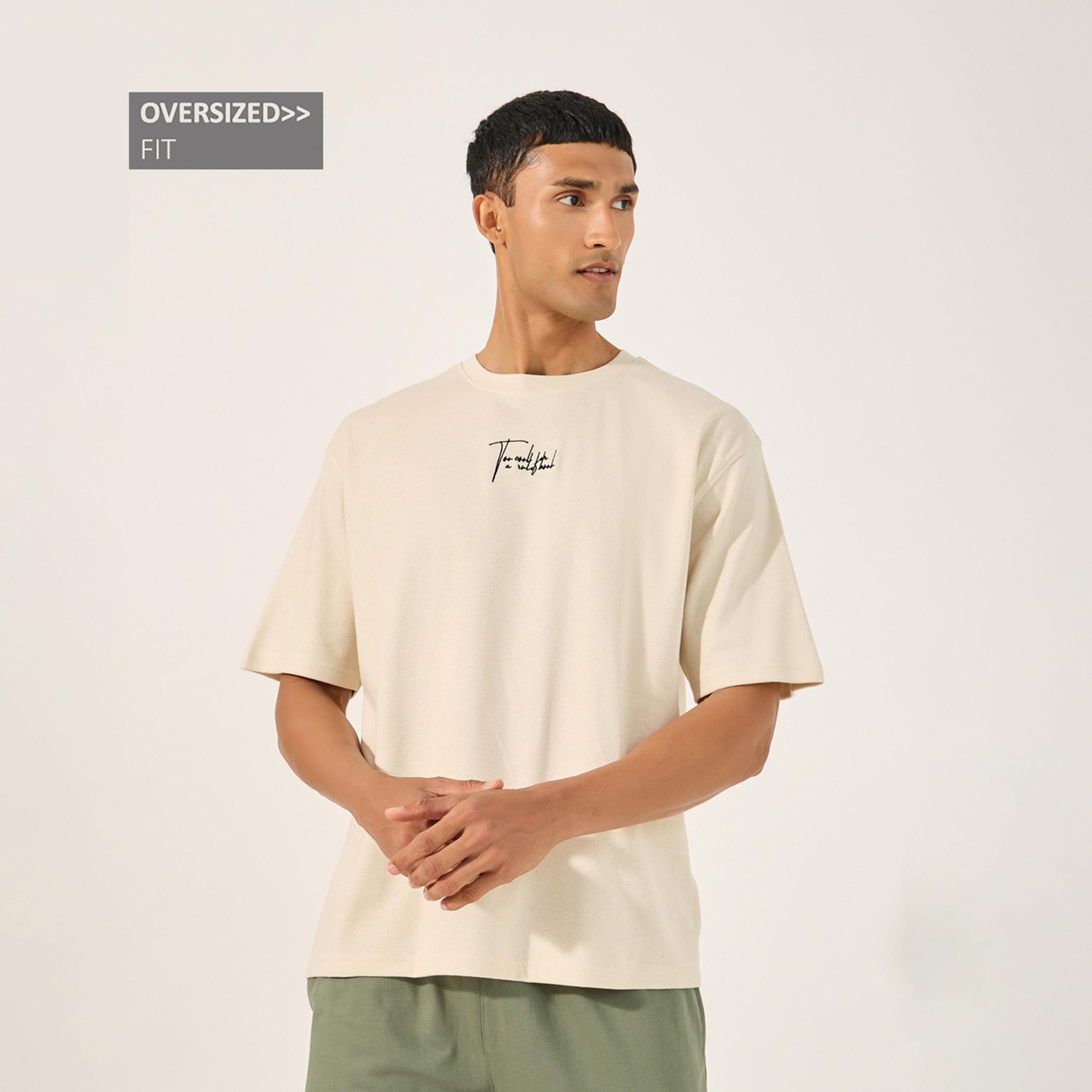 ستايلي - تي شيرت كبير الحجم بطبعة شعار ورقبة دائرية-men-clothing-tshirtsandpolos-tshirts-image-1