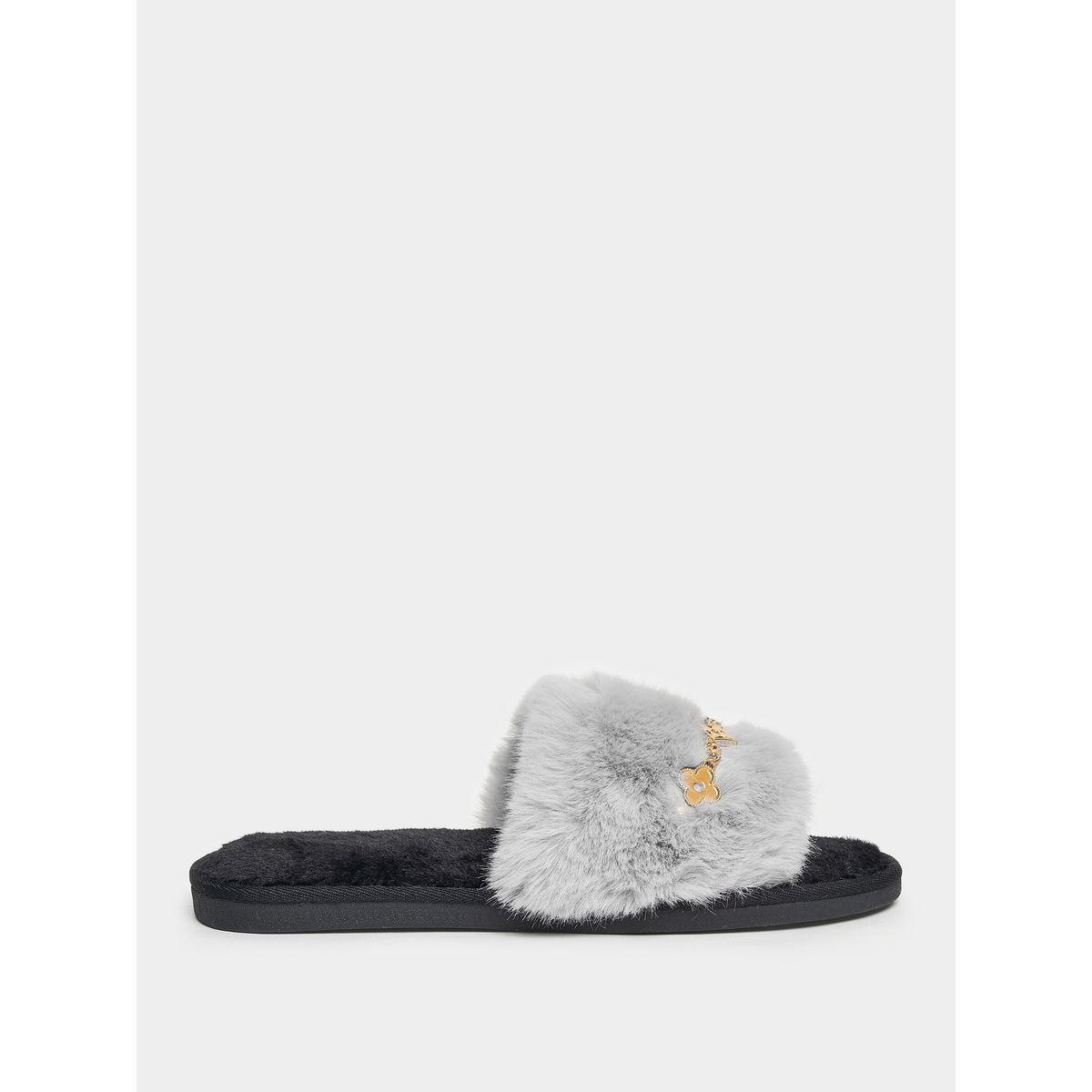Styli Embellished Chain Faux Fur Bedroom Slipper-women-shoes-bedroomslippers-image-1