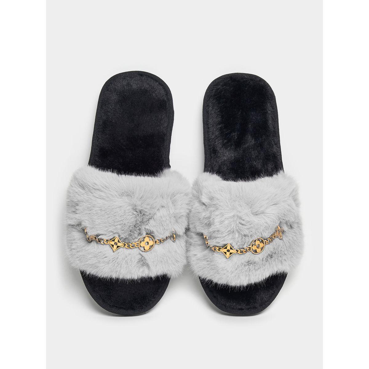 Styli Embellished Chain Faux Fur Bedroom Slipper-women-shoes-bedroomslippers-image-4