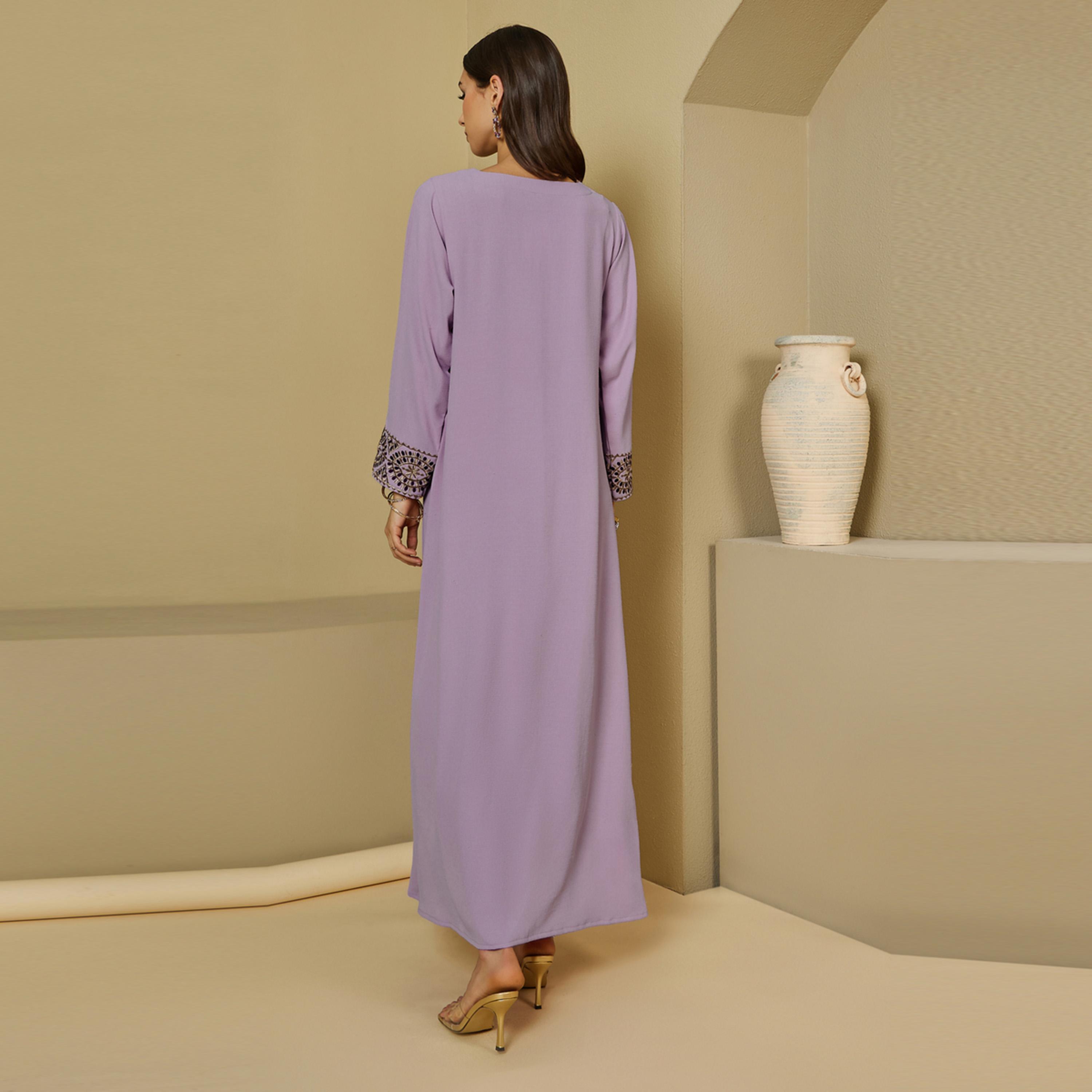 أميرة x ستايلي جلابية تداخلات مُطرّزة وتفاصيل بارزة الملمس-women-arabicclothing-jalabiyas-image-4