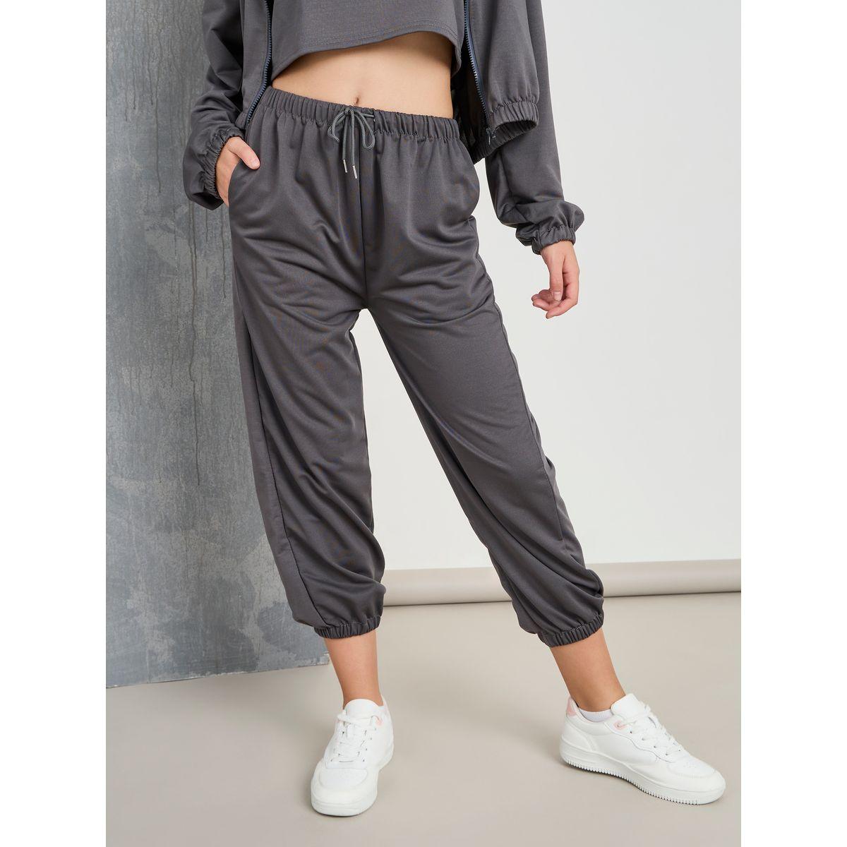مجموعة من 3 ( جوغر + جاكيت + كامي )-women-clothing-coordsets-image-4