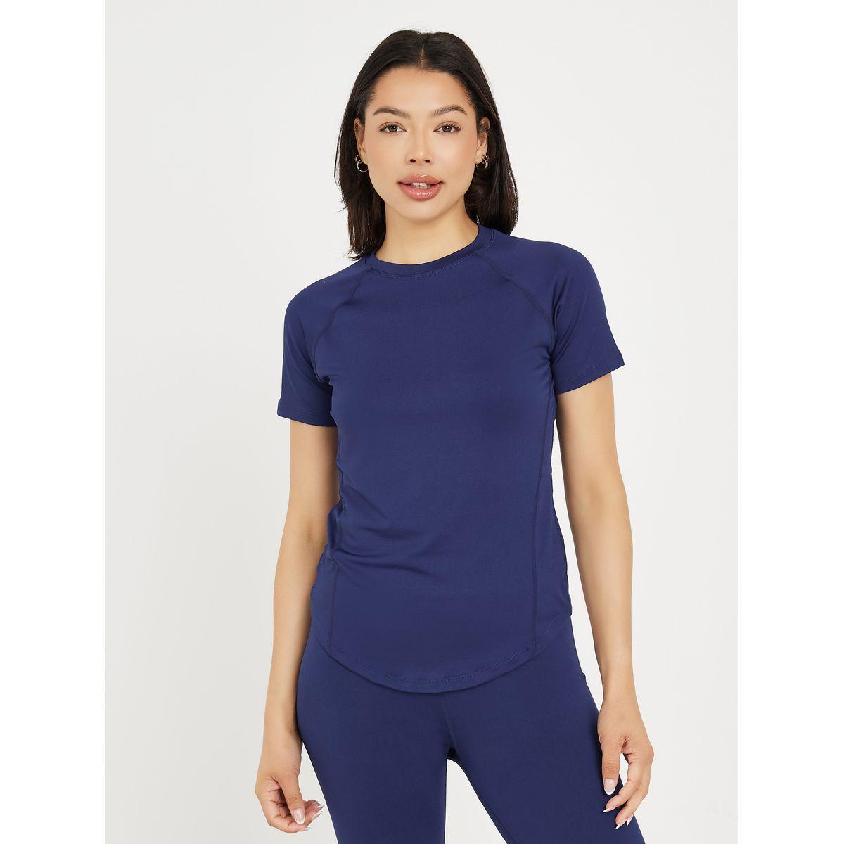 Styli Active Back V Mesh Insert Stitch Detail Top & Double Stitch Contour Effect Capri Set-women-clothing-sportswearandactivewear-trackpantsandtracksuits-image-2