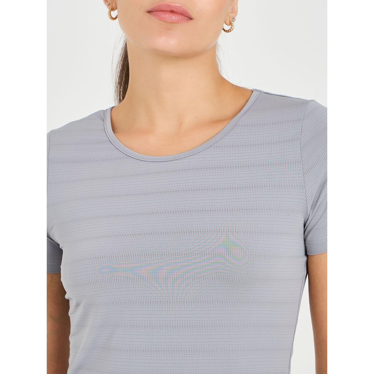 Styli Active Horizontal Pattern Textured Top-men-clothing-sportswearandactivewear-tshirtsandpolos-image-3