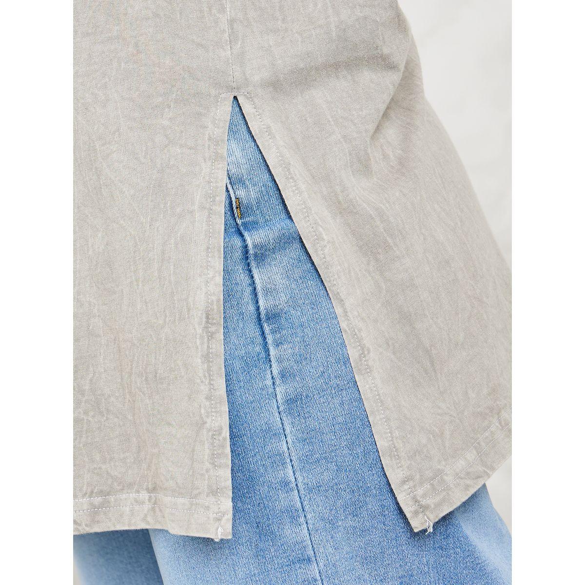 تيشيرت مزين بكتابة فويل-women-clothing-tshirts-image-4