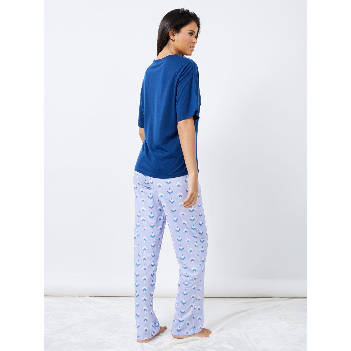 Styli Unwind Drop Shoulder Pocket T-Shirt & Geo Print Pyjama Set-women-clothing-nightwear-pyjamas-longsets-image-7