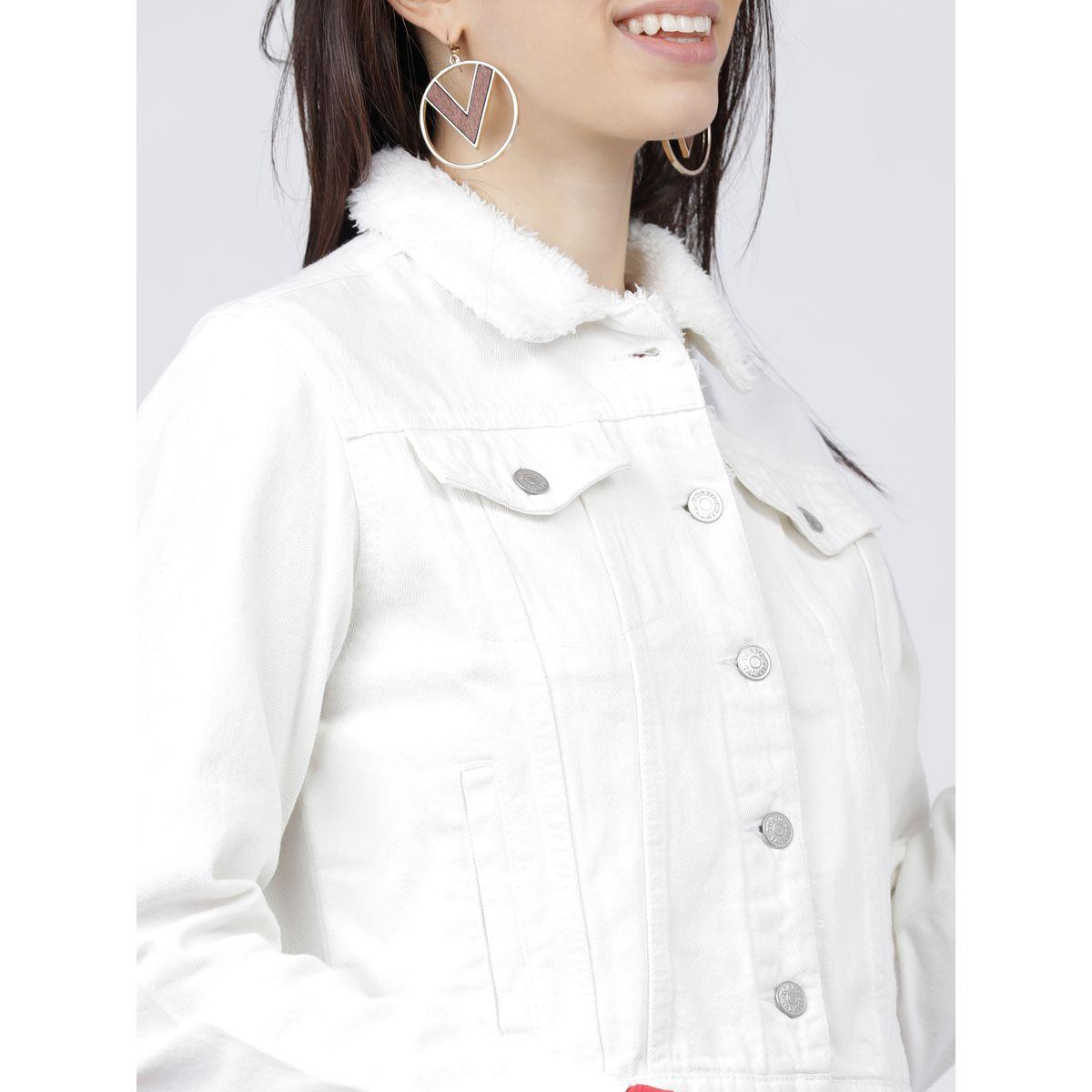 Tokyo Talkies X Styli Solid Cropped Fluffy Collar Denim Jacket-women-winterwear-coatsandjackets-jackets-image-4