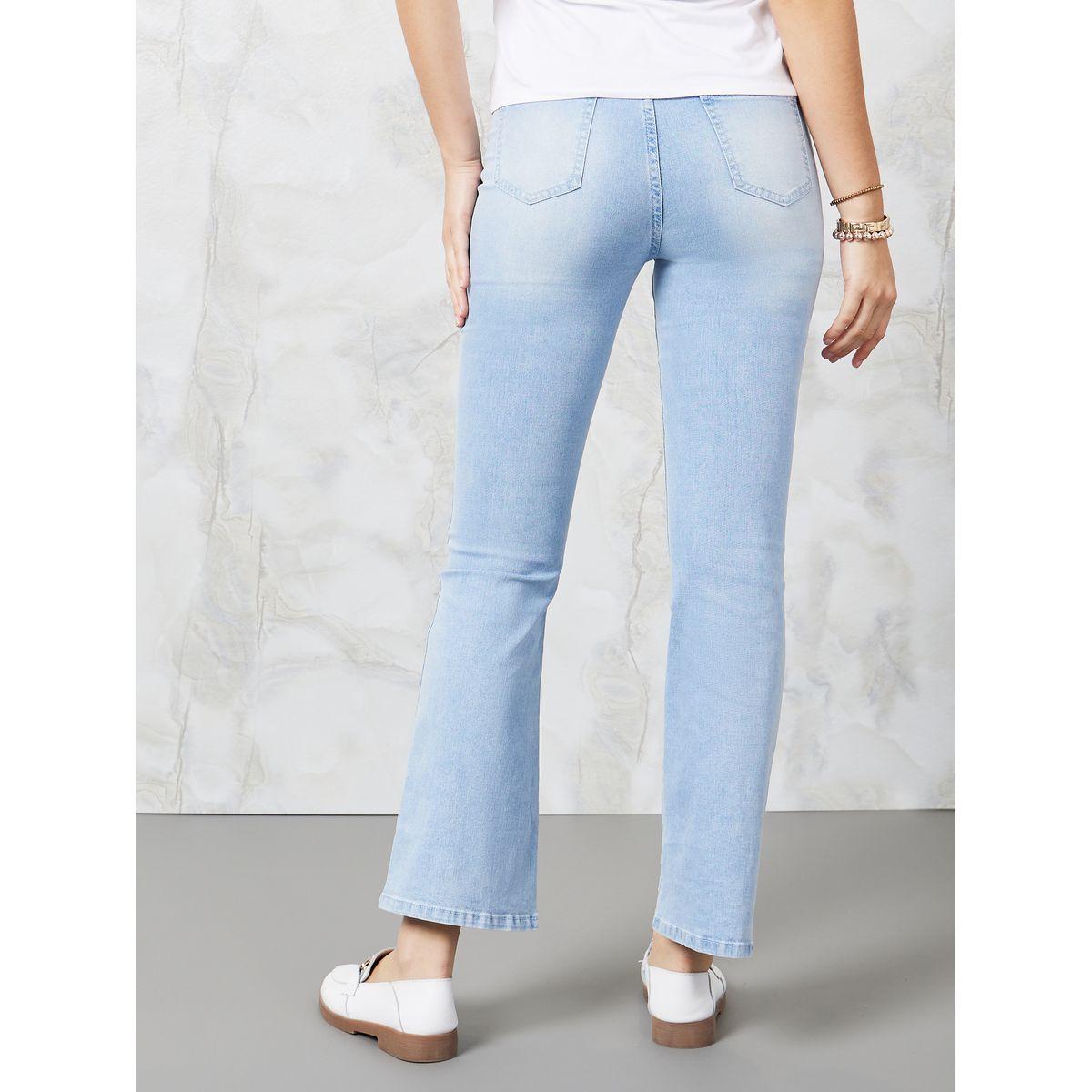 جينز بقصة مثالية وتفاصيل باهتة-women-clothing-bottoms-jeans-image-4