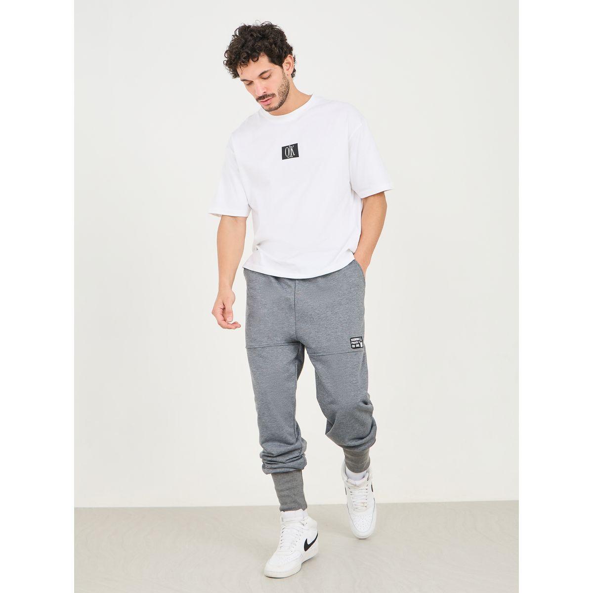 جوغر ميلانج مزين بشارة مع حواف بأساور-men-clothing-bottoms-joggers-image-2