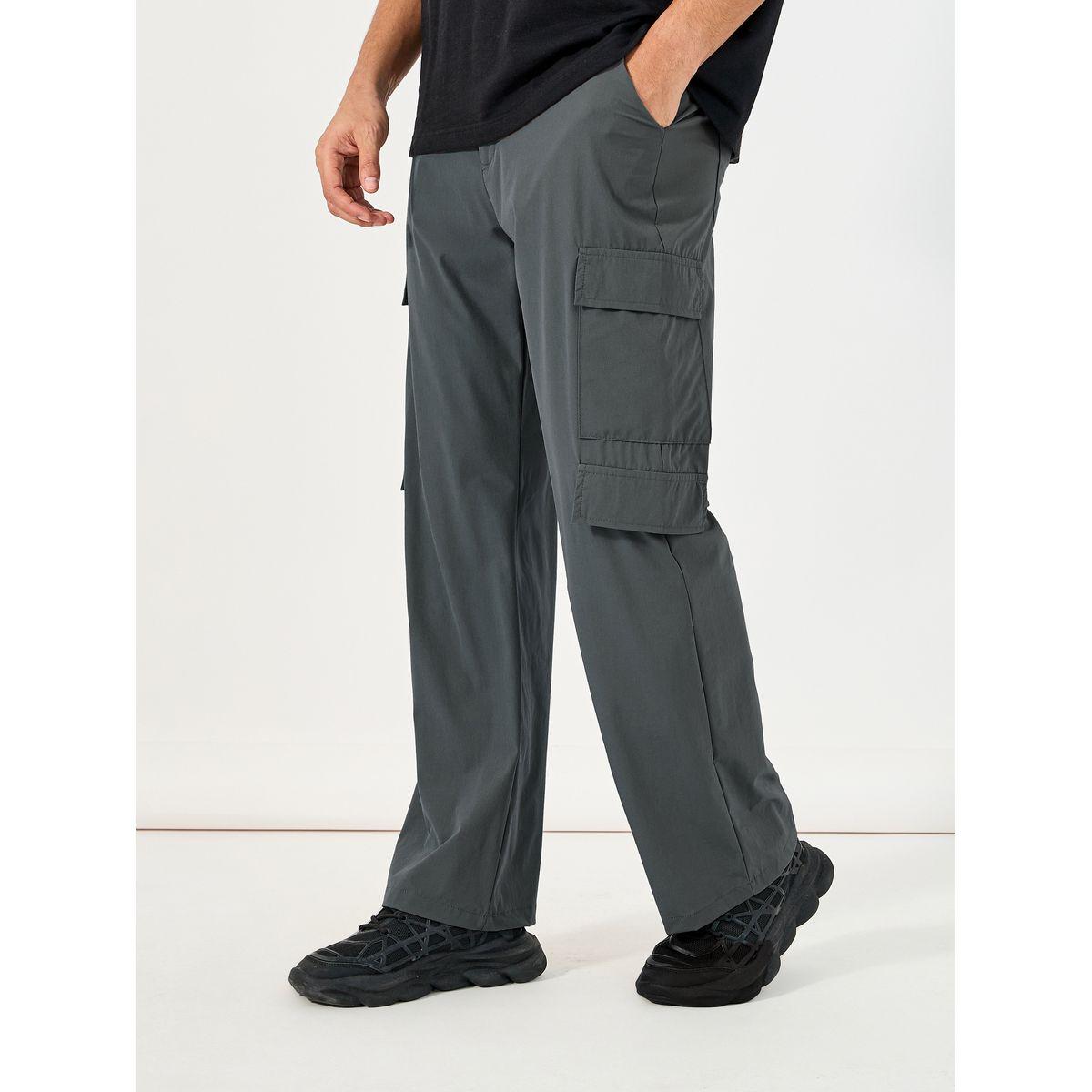 بنطال بقصة مريحة وجيوب كارجو-men-clothing-bottoms-trousersandchinos-trousers-image-1