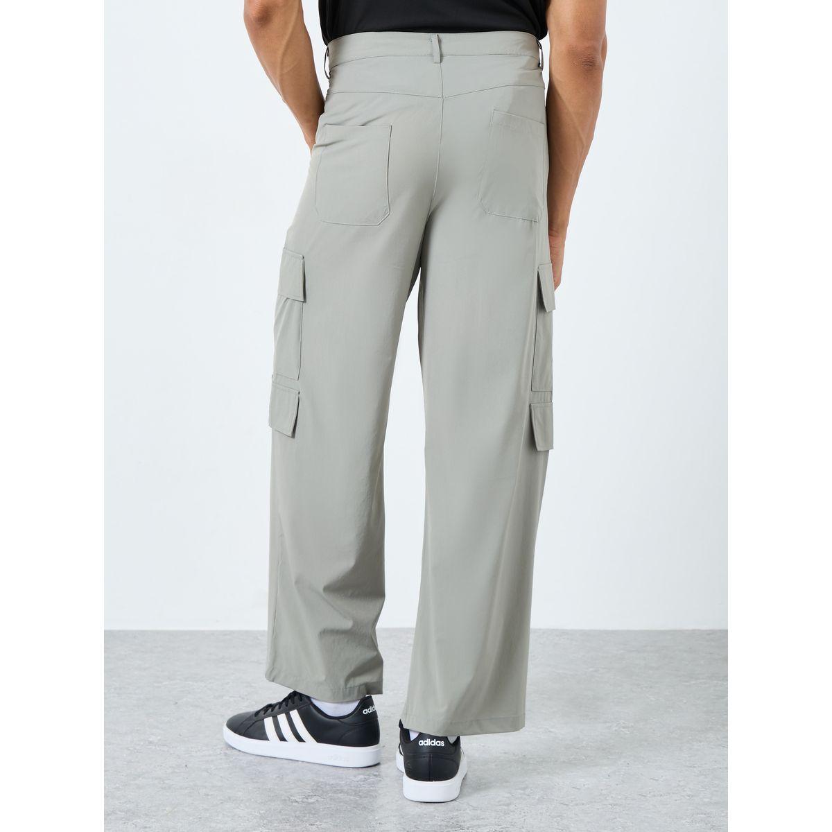 بنطال كارجو بقصة مريحة وتفاصيل جيوب-men-clothing-bottoms-trousersandchinos-trousers-image-4