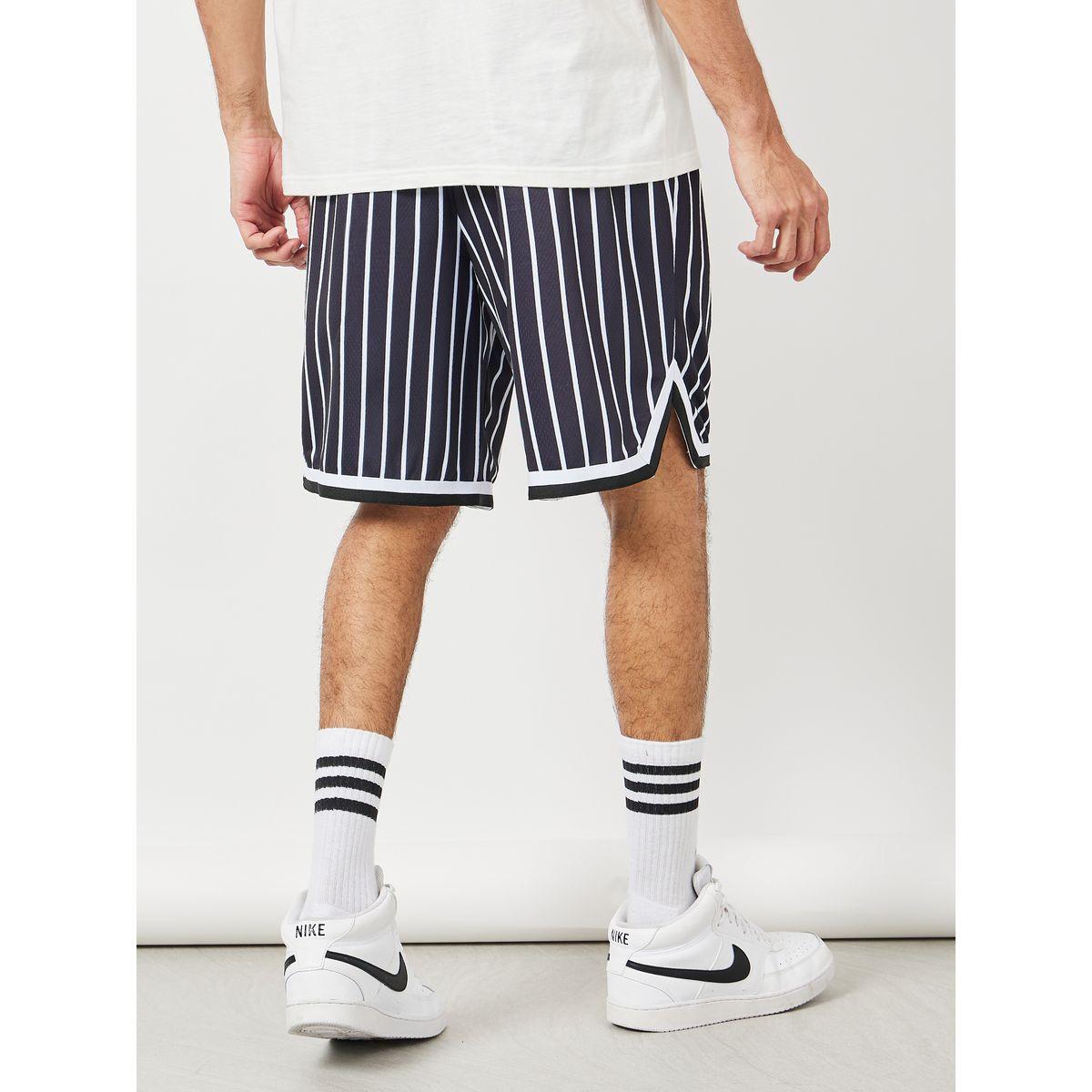 Styli Active Mesh Woven Striped Oversized Basketball Shorts-men-clothing-sportswearandactivewear-bottoms-image-4